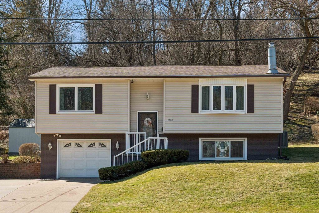 Photo of Dubuque, IA 52001 (MLS # 154230)