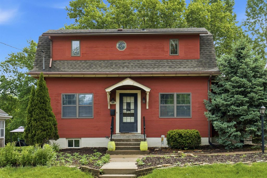 Photo of Dubuque, IA 52001 (MLS # 154667)