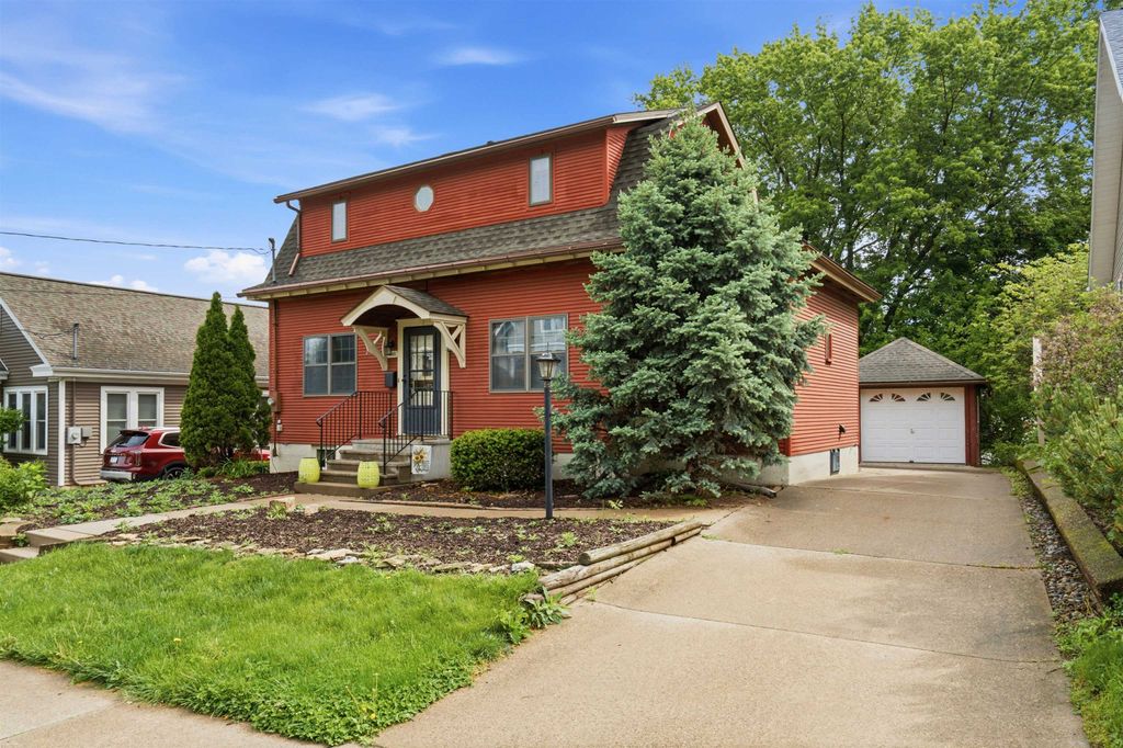 Photo of Dubuque, IA 52001 (MLS # 154667)