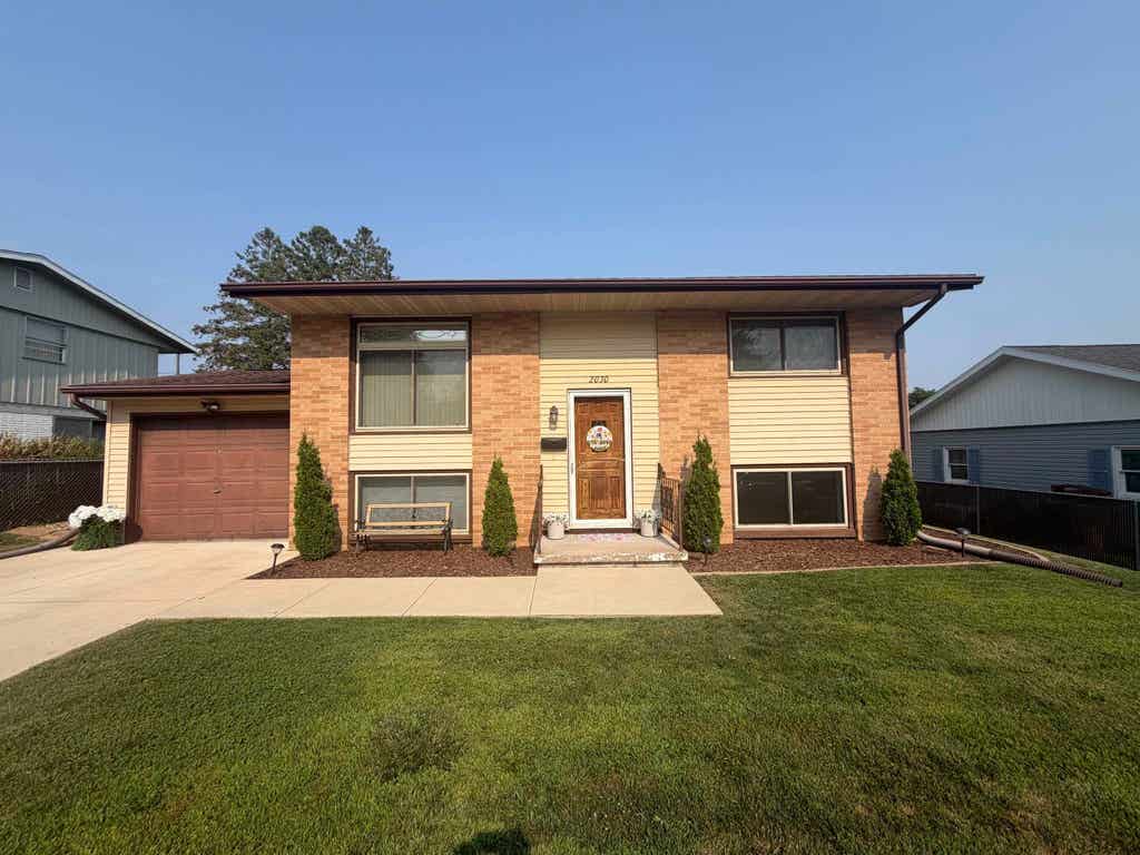 Photo of Dubuque, IA 52002 (MLS # 155325)