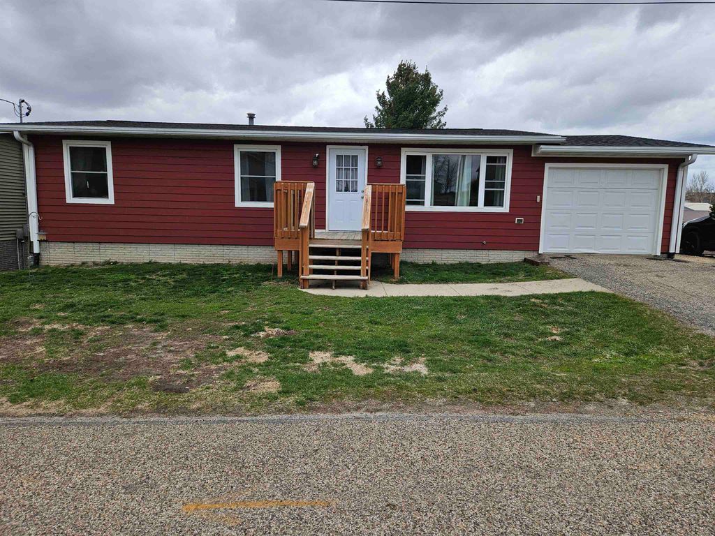 Photo of Garnavillo, IA 52049 (MLS # 154361)