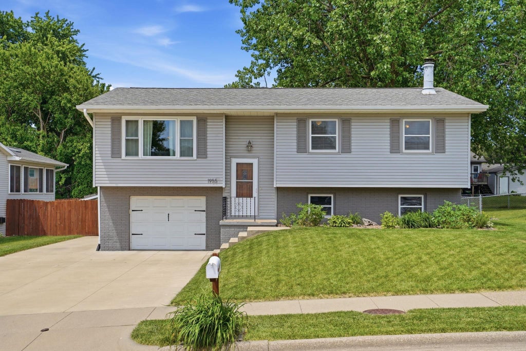 Photo of Dubuque, IA 52002 (MLS # 154880)