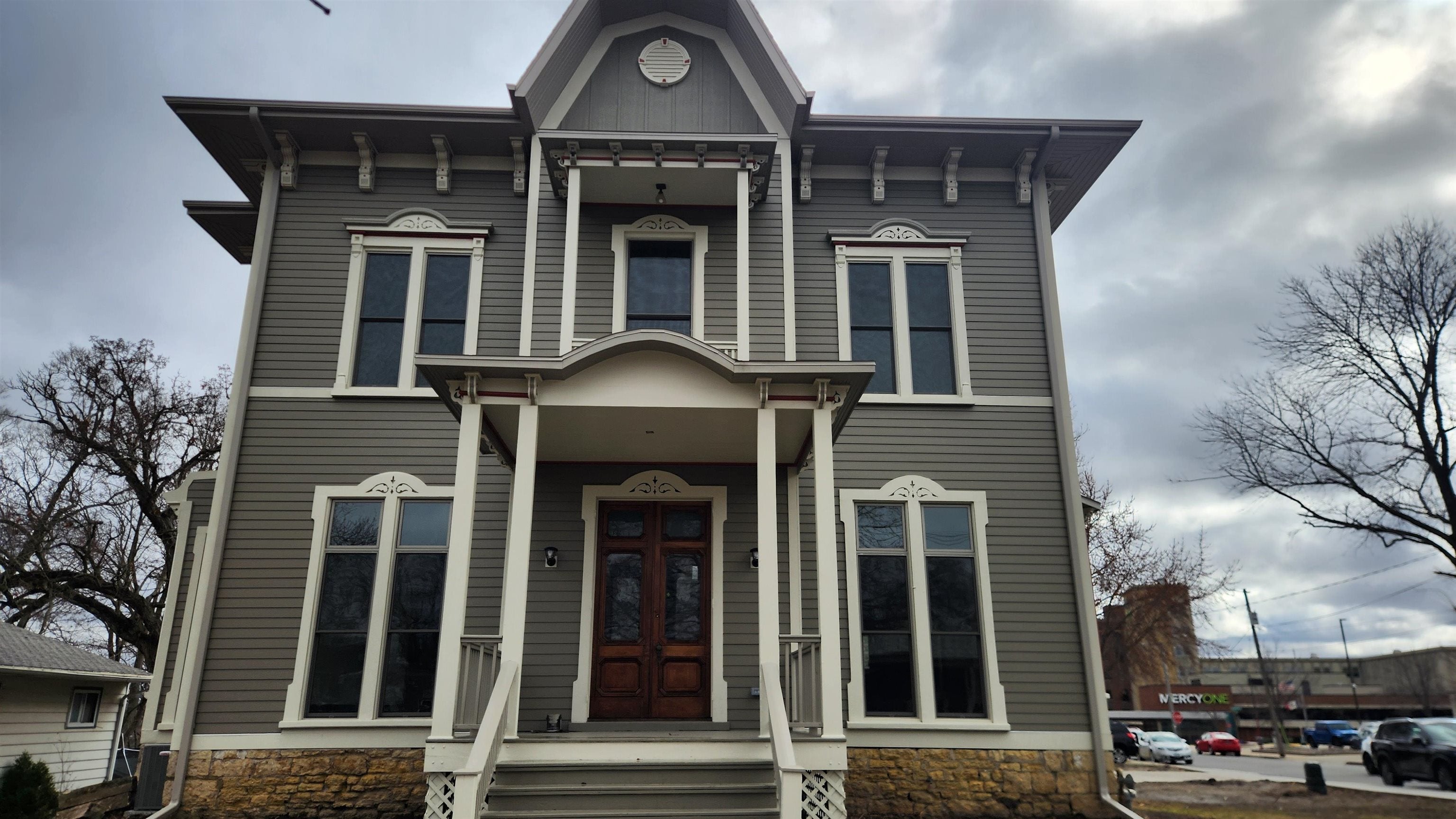 890 W 3rd Street