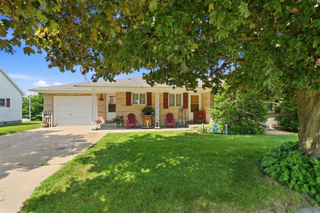 Photo of New Vienna, IA 52065 (MLS # 155244)