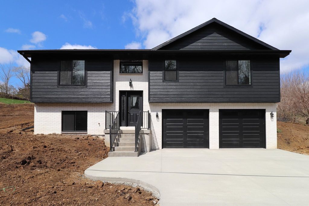 Photo of Dubuque, IA 52001 (MLS # 153589)