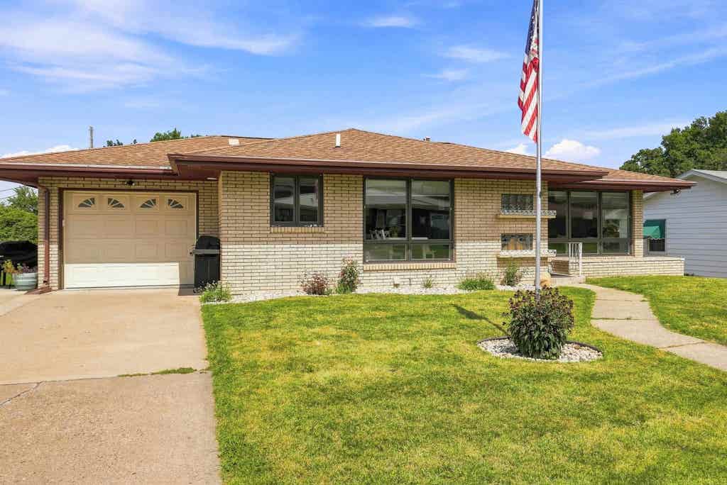 Photo of Dubuque, IA 52001 (MLS # 155572)