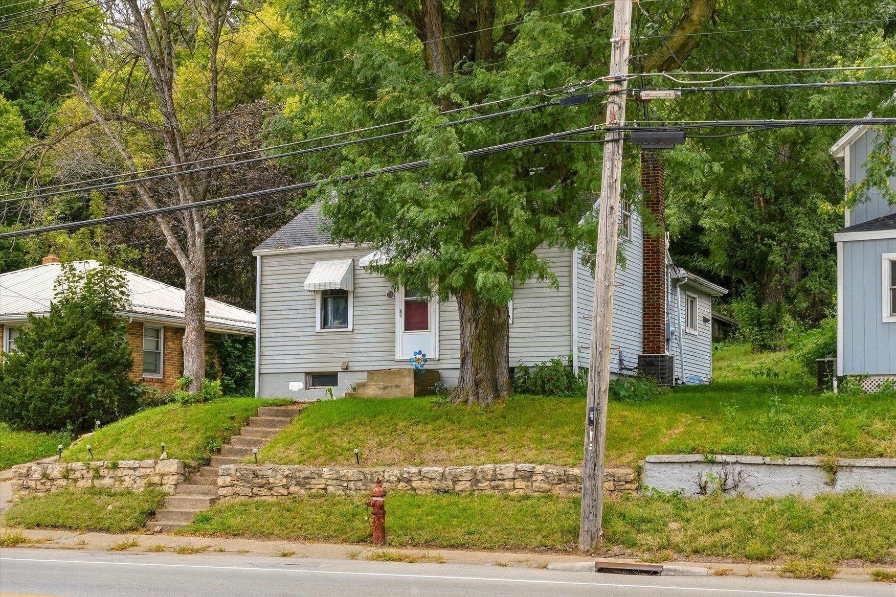 835 Sinsinawa Avenue