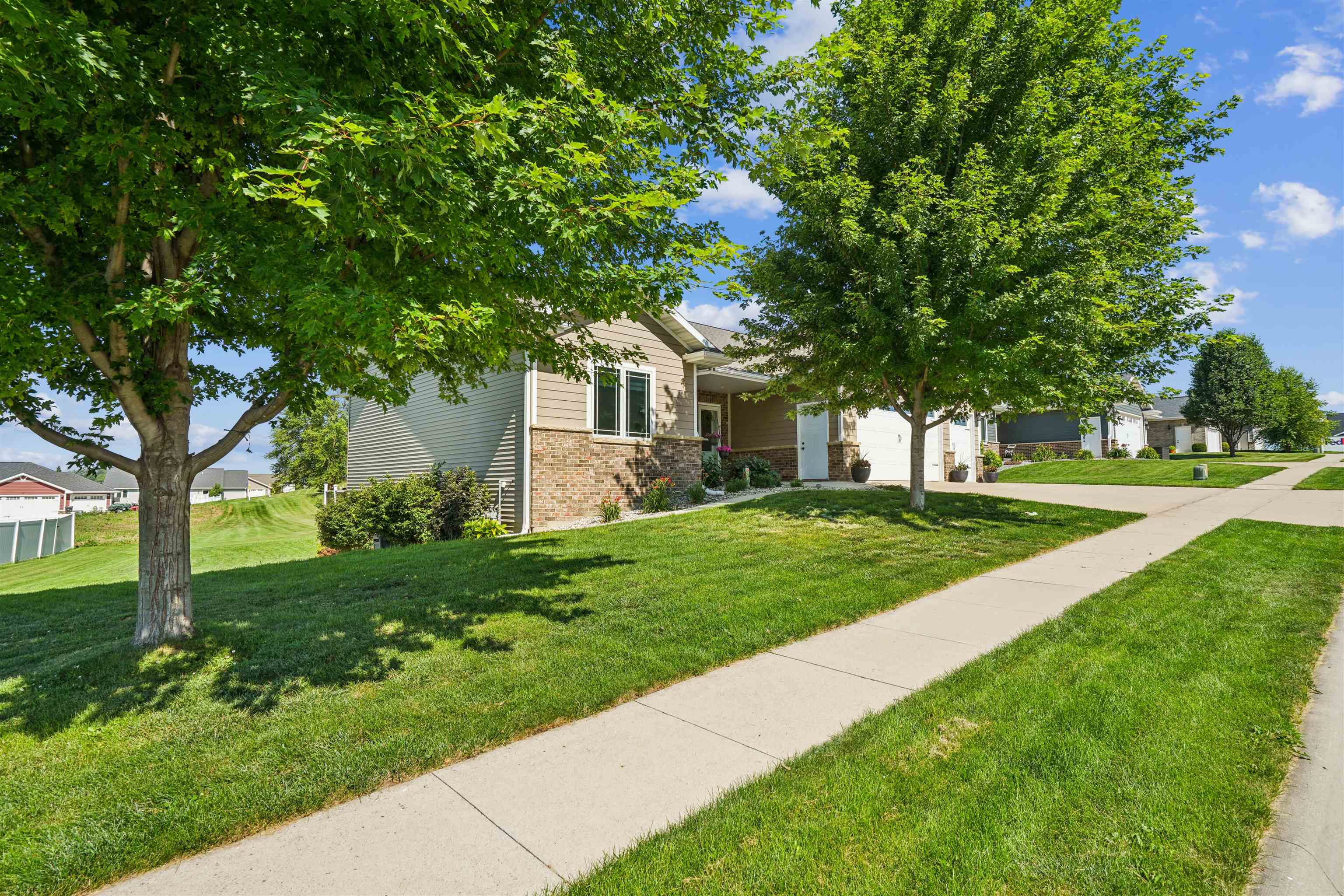 6543 N Cavendish Lane