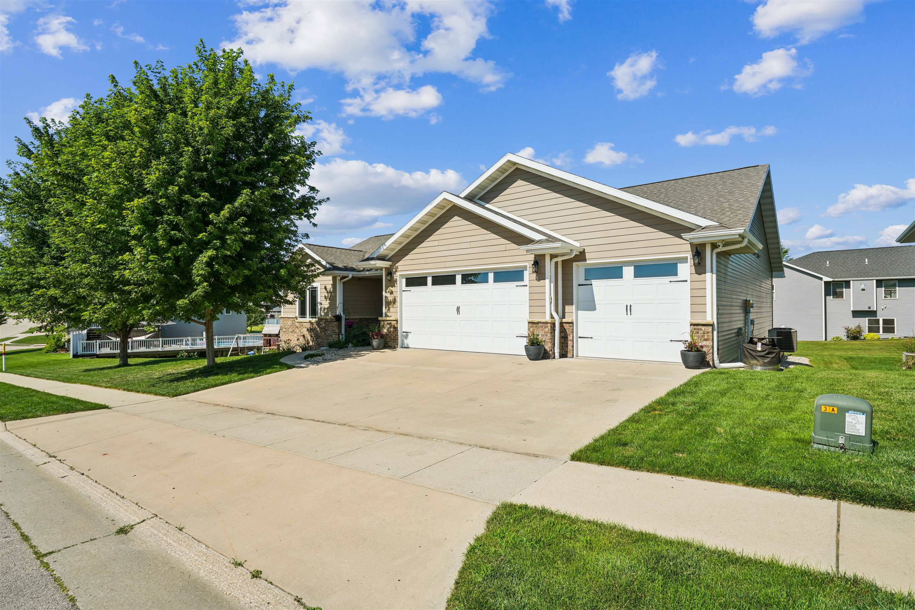 6543 N Cavendish Lane