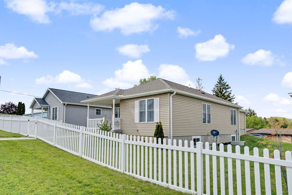 Photo of Maquoketa, IA 52060 (MLS # 154582)