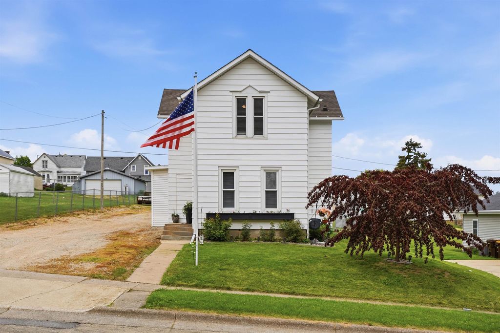 Photo of Maquoketa, IA 52060 (MLS # 154727)