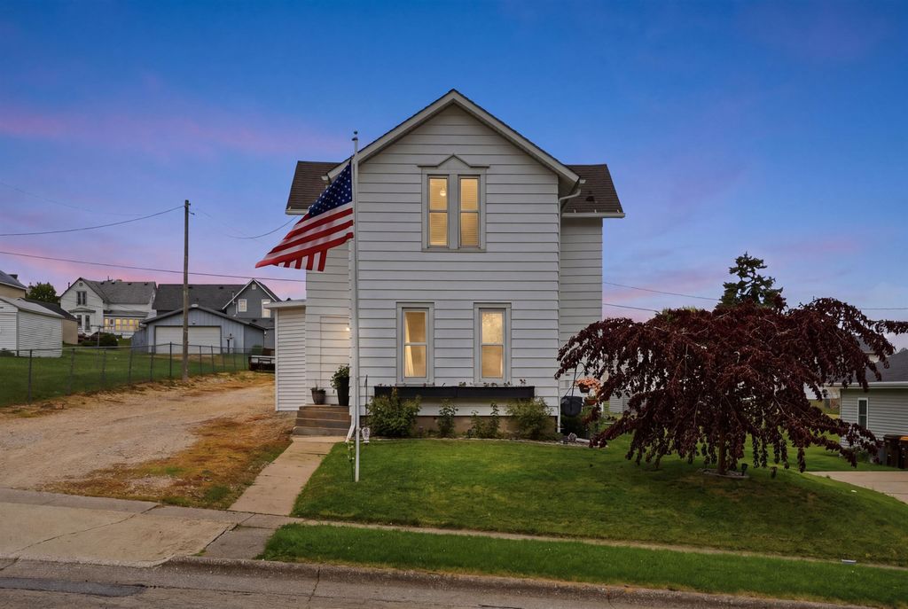 Photo of Maquoketa, IA 52060 (MLS # 154727)