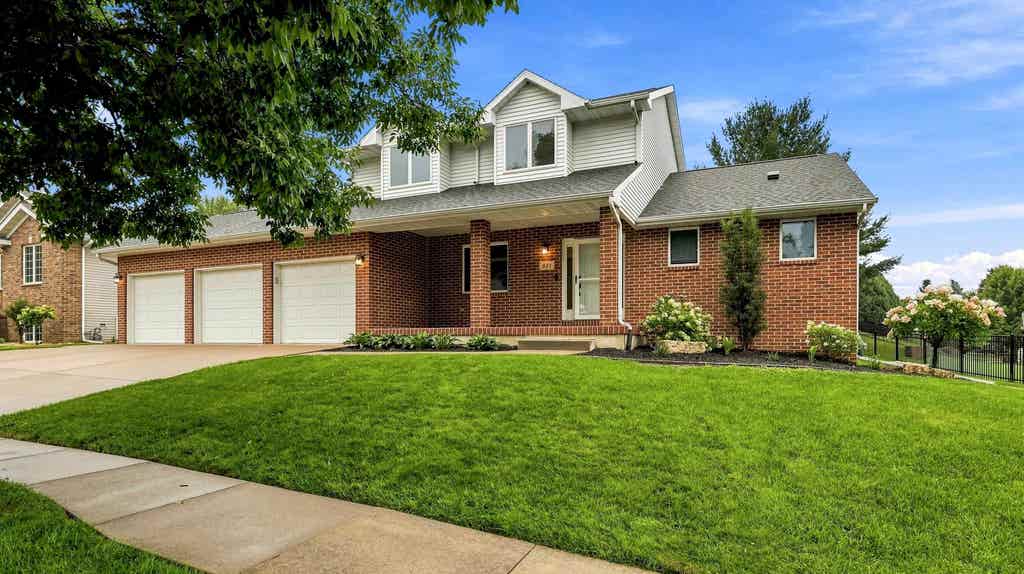 Photo of Dubuque, IA 52003 (MLS # 155475)