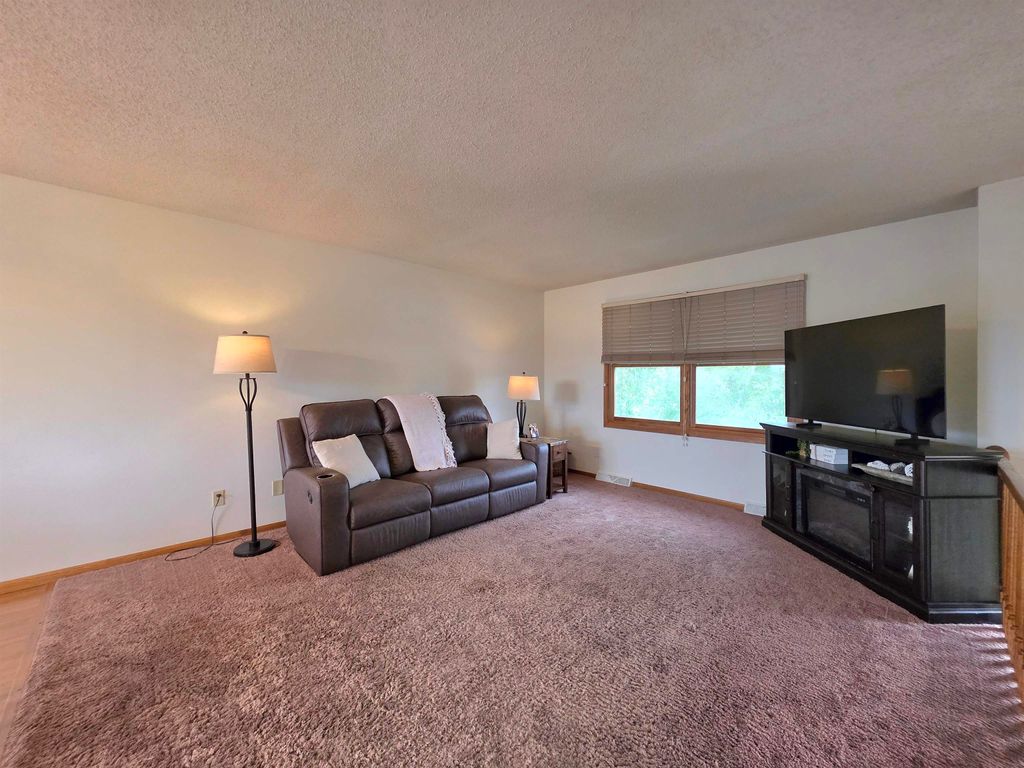 Photo of Dubuque, IA 52003 (MLS # 154711)