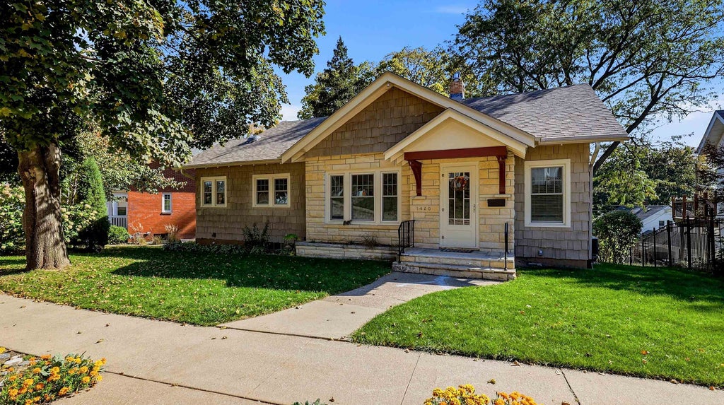 Photo of Dubuque, IA 52001 (MLS # 155943)