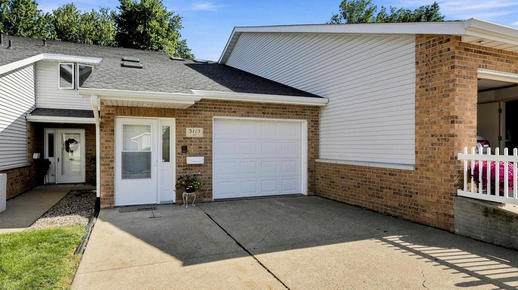 Photo of Dubuque, IA 52001 (MLS # 155589)