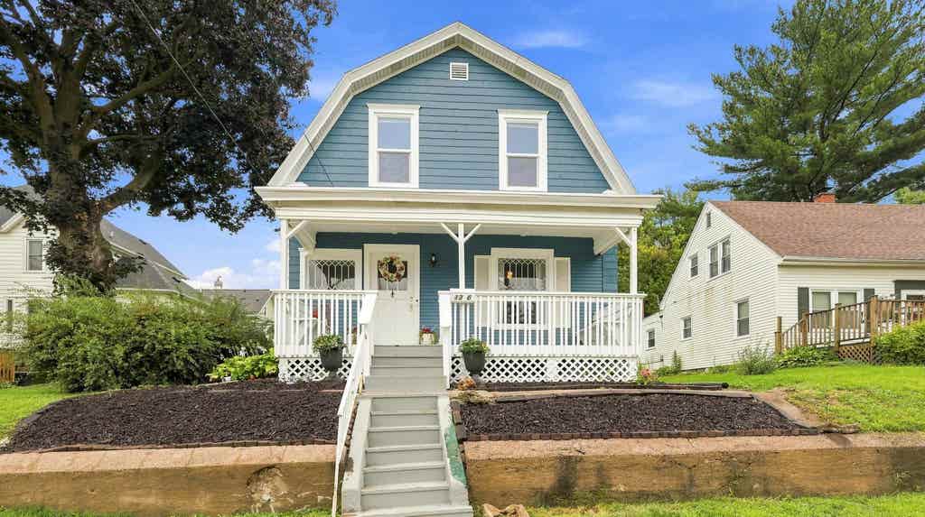 Photo of Dubuque, IA 52001 (MLS # 155477)