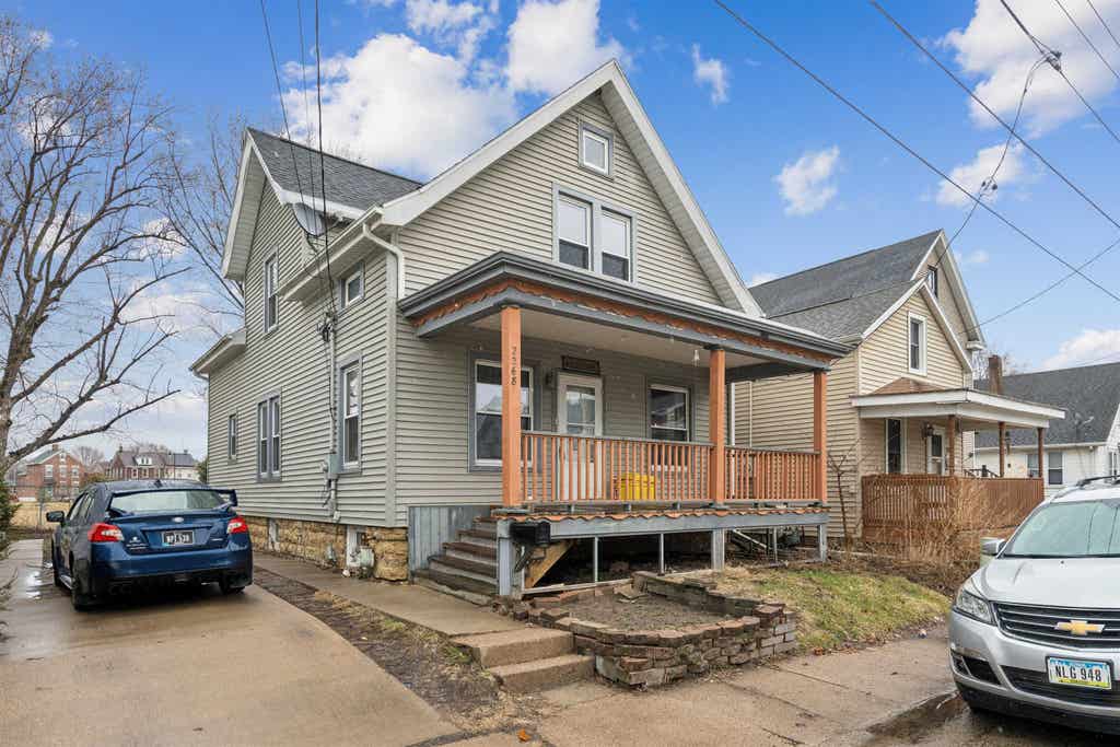 Photo of Dubuque, IA 52001 (MLS # 155119)