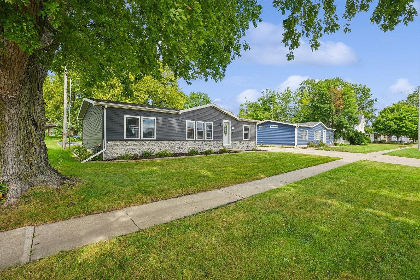 909 W Marion Street - Photo 4