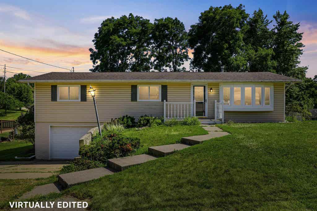 Photo of Dubuque, IA 52001 (MLS # 155269)