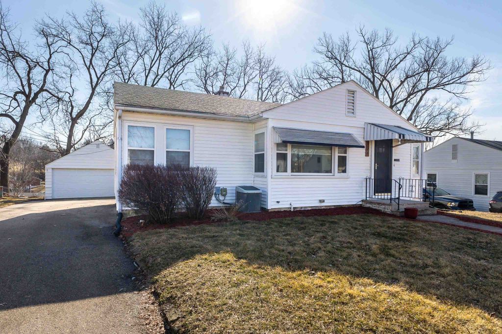 Photo of Dubuque, IA 52003 (MLS # 153989)