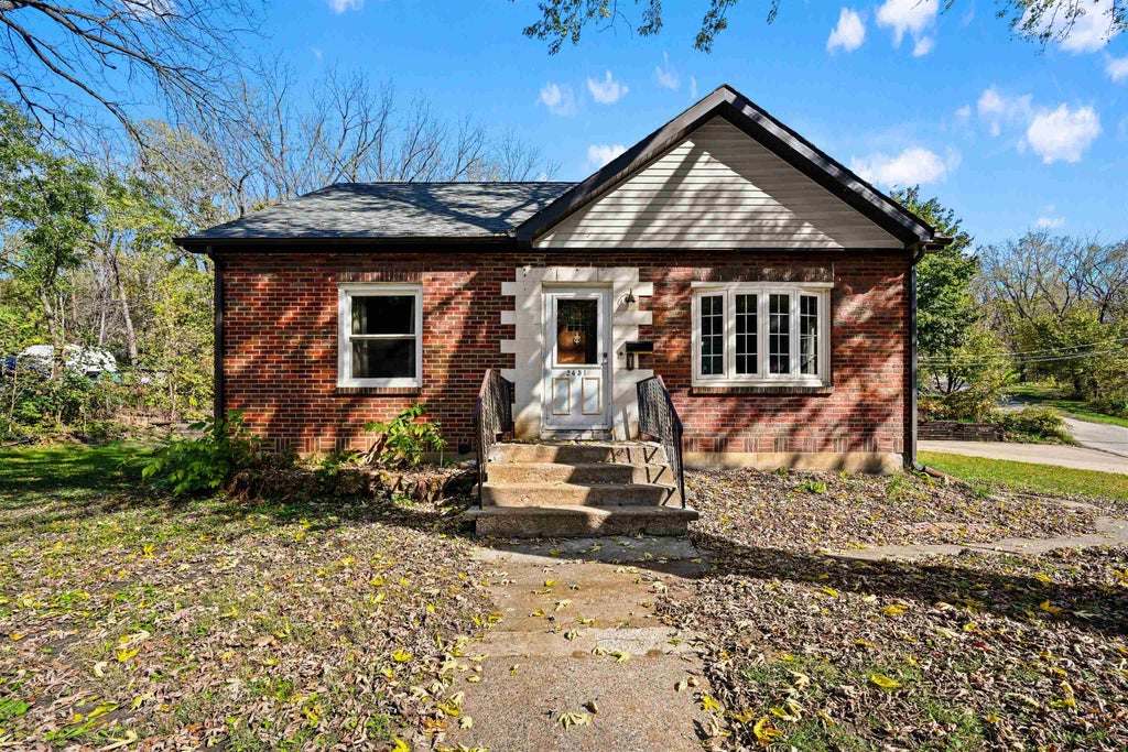 Photo of Dubuque, IA 52001 (MLS # 156018)