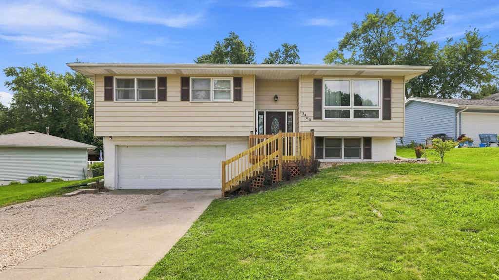 Photo of Dubuque, IA 52002 (MLS # 155426)