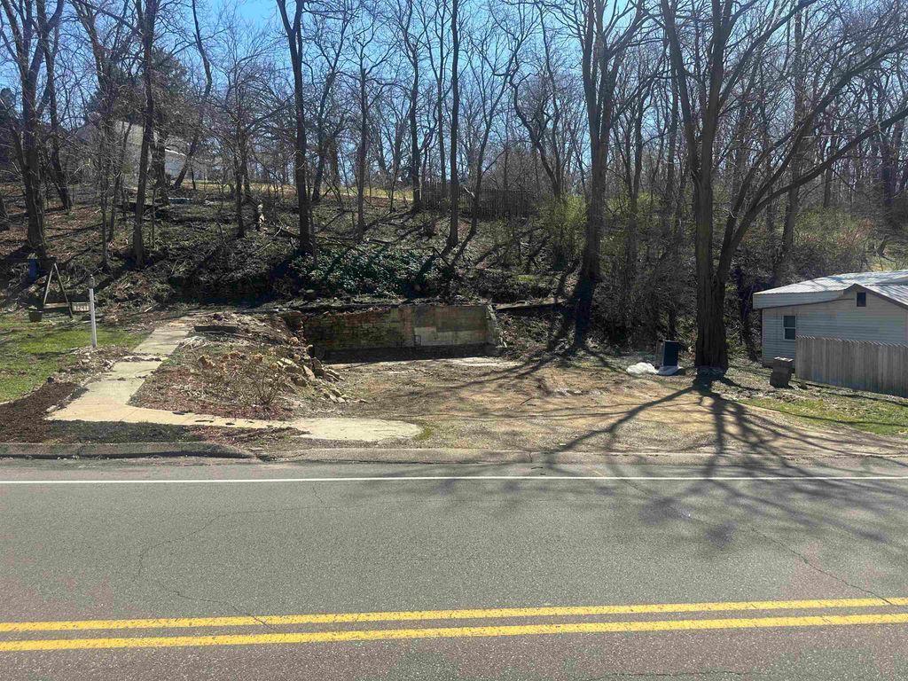 Photo of Dubuque, IA 52001 (MLS # 154288)