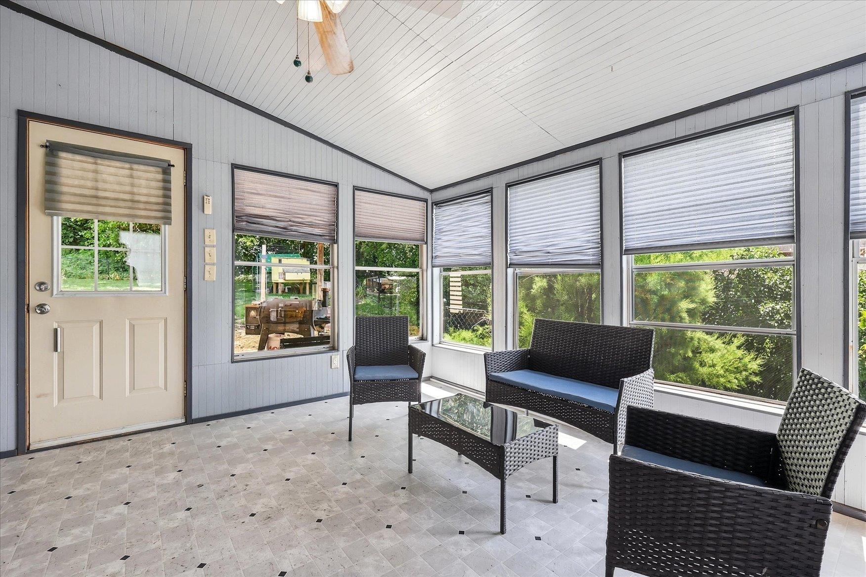 2570 Elm Street - Photo 3
