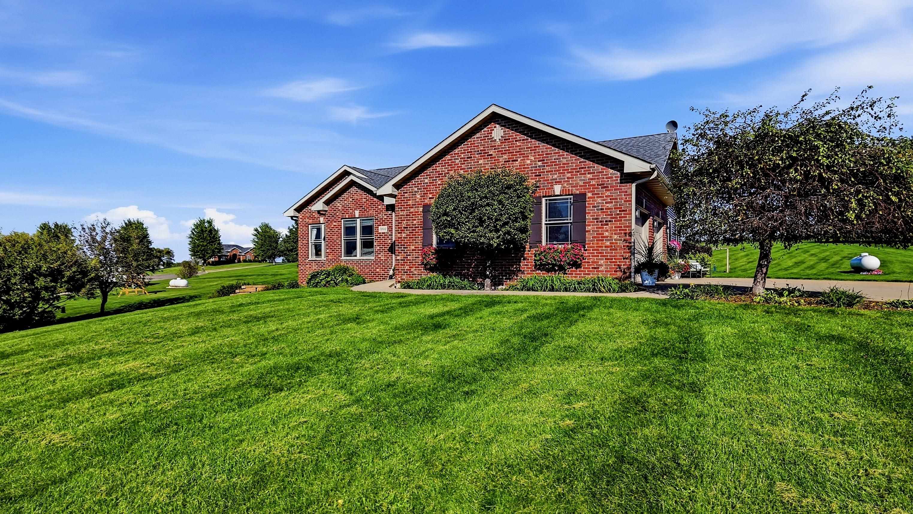 7460 Prairie View Lane