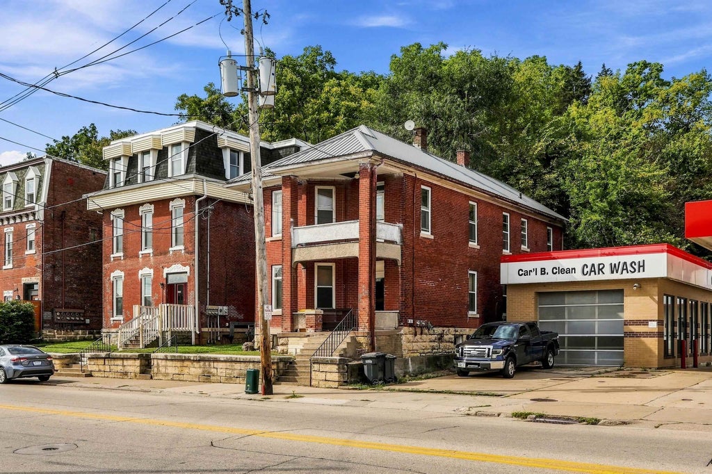 Photo of Dubuque, IA 52001 (MLS # 155649)