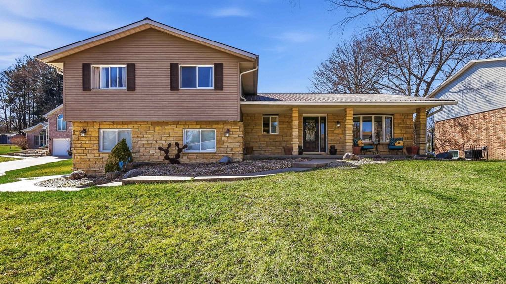 Photo of Dubuque, IA 52001 (MLS # 154265)