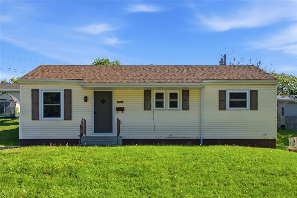 Photo of Dubuque, IA 52001 (MLS # 153918)