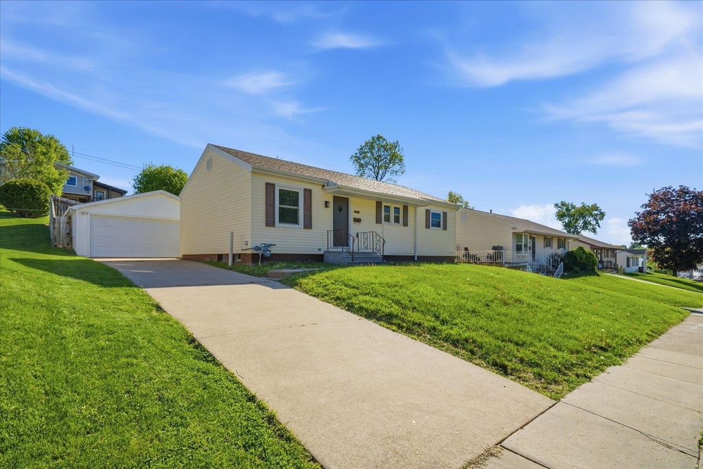 Photo of Dubuque, IA 52001 (MLS # 153918)