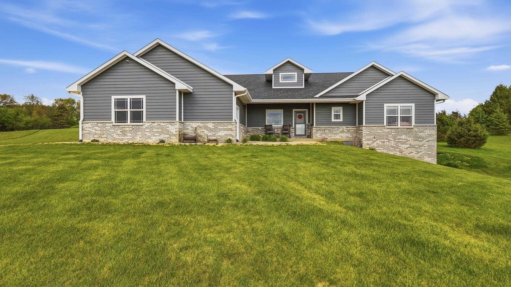 Photo of Dubuque, IA 52001 (MLS # 154597)