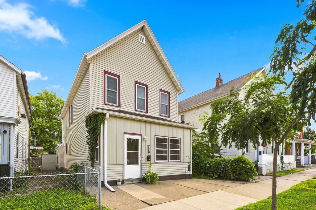 Photo of Dubuque, IA 52001 (MLS # 155606)