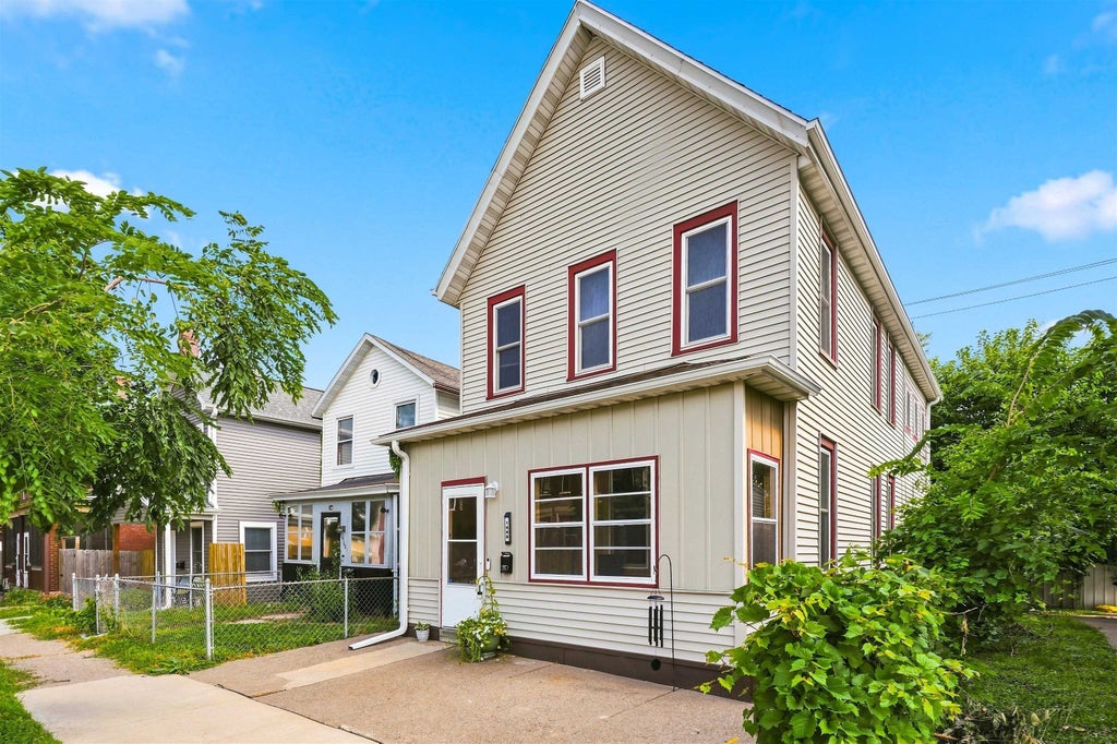Photo of Dubuque, IA 52001 (MLS # 155606)
