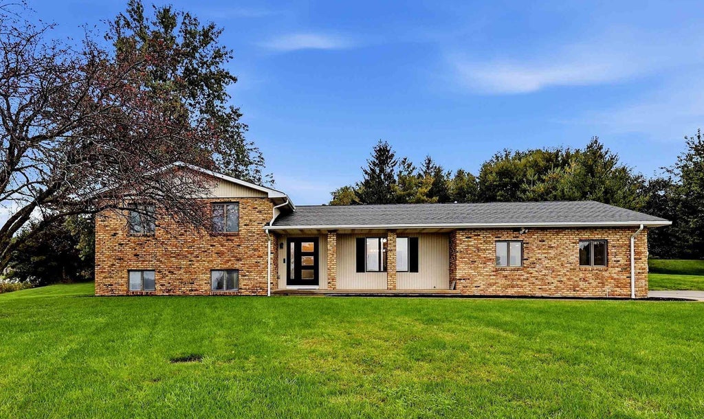 Photo of Dubuque, IA 52002 (MLS # 155860)
