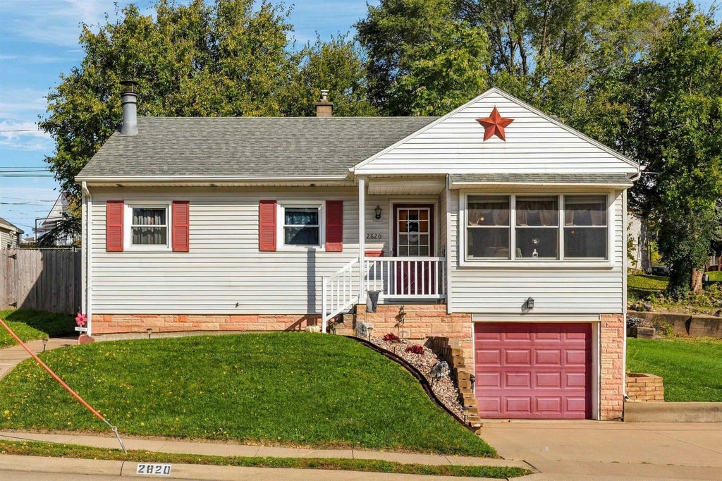Photo of Dubuque, IA 52001 (MLS # 156036)