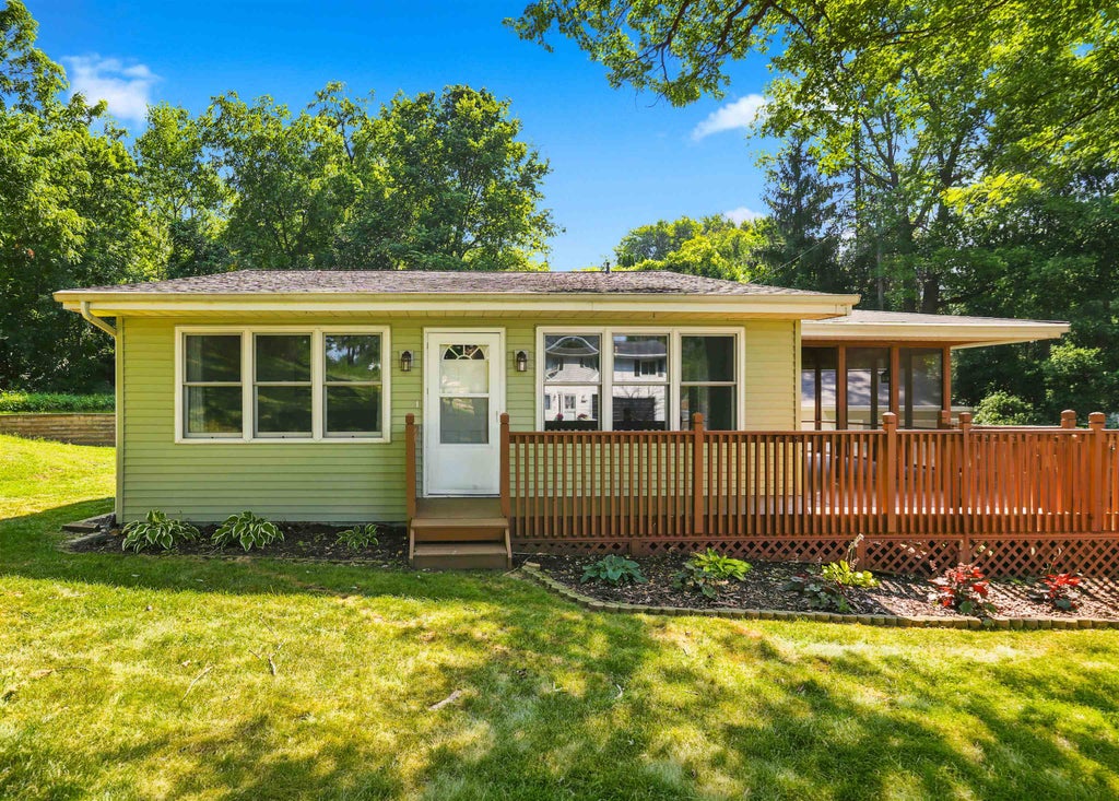 Photo of Dubuque, IA 52001 (MLS # 155364)