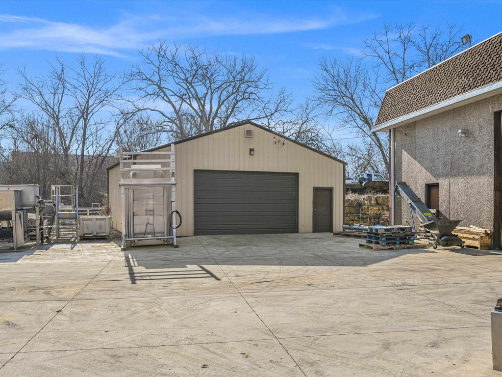 Photo of Dubuque, IA 52002 (MLS # 154591)