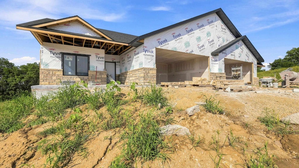 Photo of Dubuque, IA 52003 (MLS # 155535)