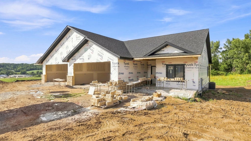 Photo of Dubuque, IA 52003 (MLS # 155535)