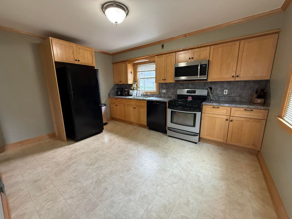 Photo of Dubuque, IA 52001 (MLS # 154585)