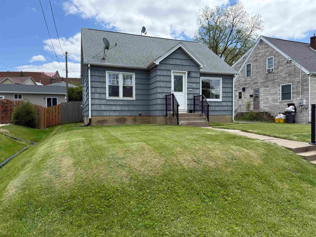 Photo of Dubuque, IA 52001 (MLS # 154585)