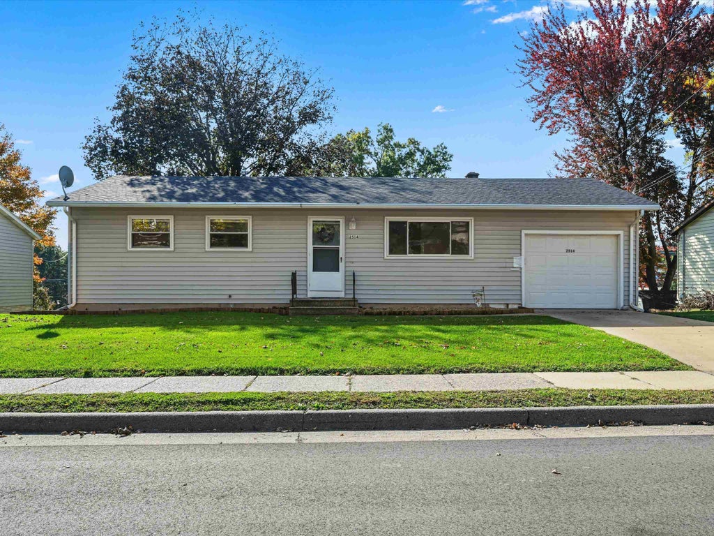 Photo of Dubuque, IA 52001 (MLS # 156043)