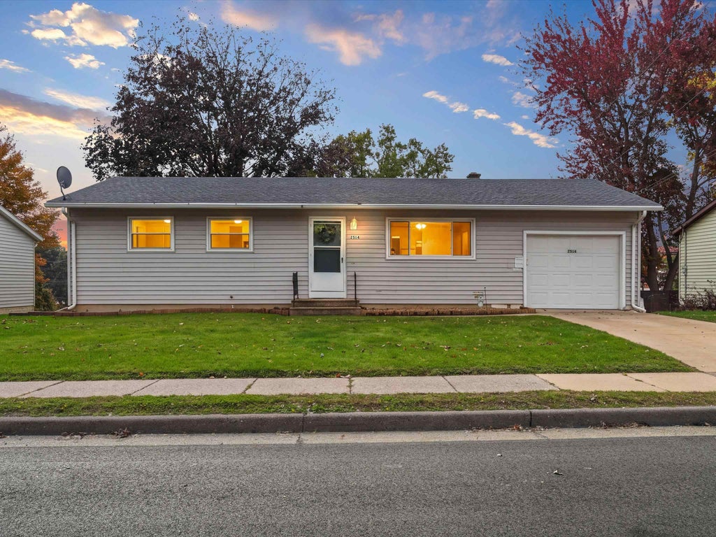 Photo of Dubuque, IA 52001 (MLS # 156043)