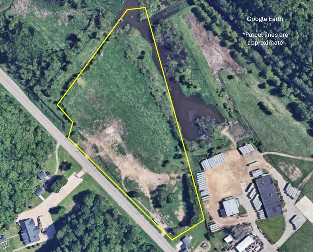 Photo of Dubuque, IA 52001 (MLS # 154535)