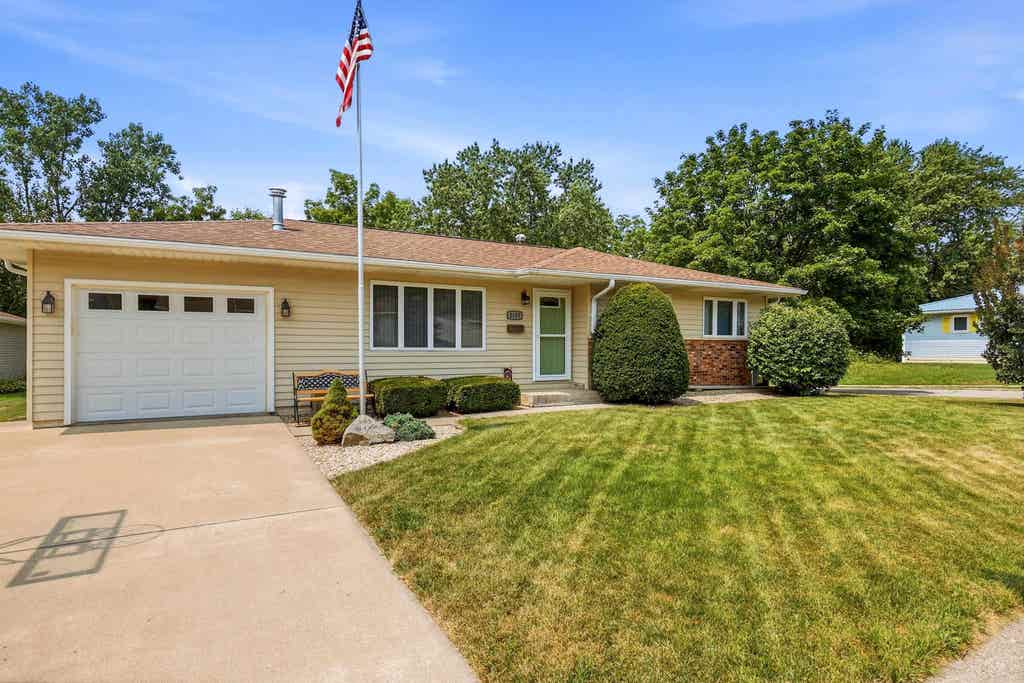 Photo of Dubuque, IA 52002 (MLS # 155344)