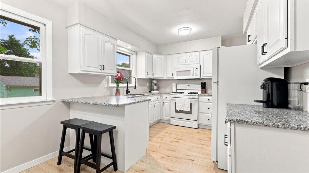 625 Greenfield Street - Photo 3